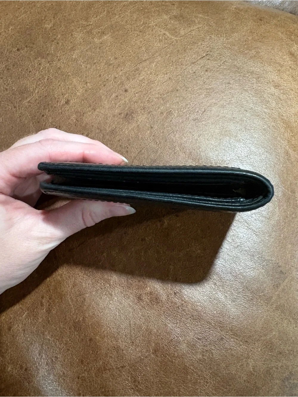 Filson Classic Black Leather Bi-Fold Wallet